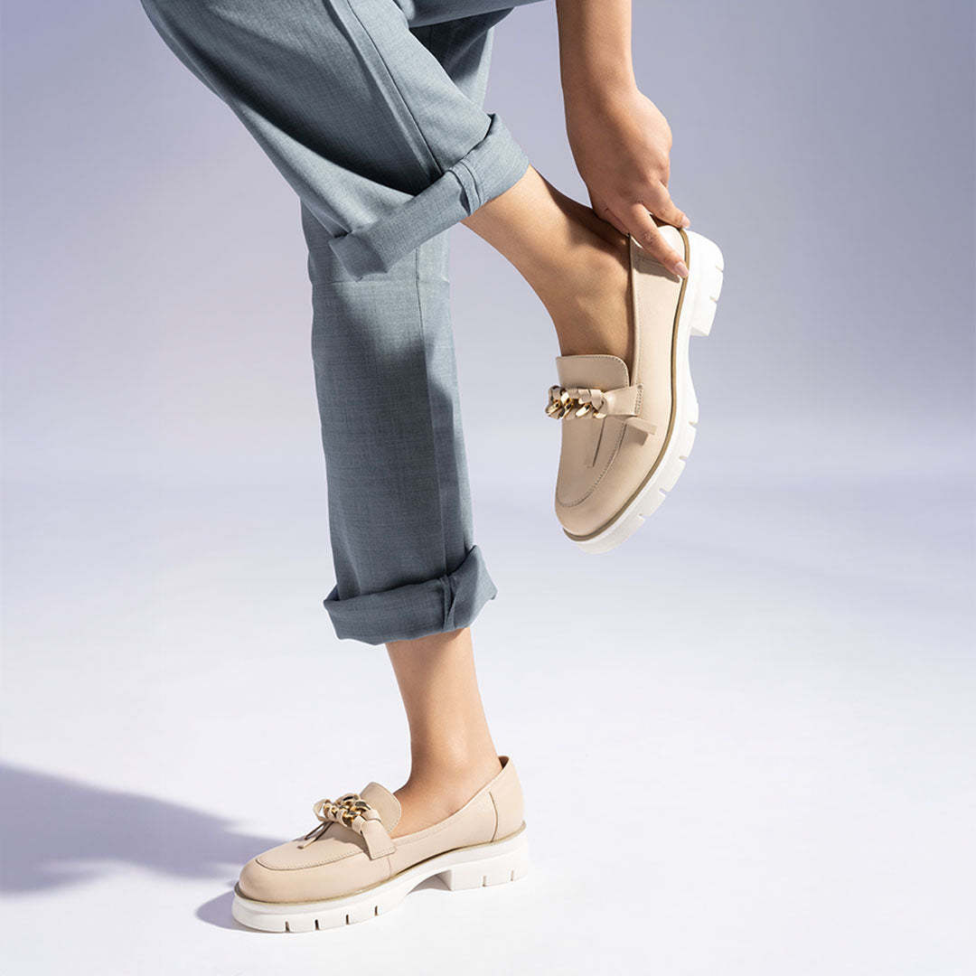 Trend'e White Leather Comfort Loafers