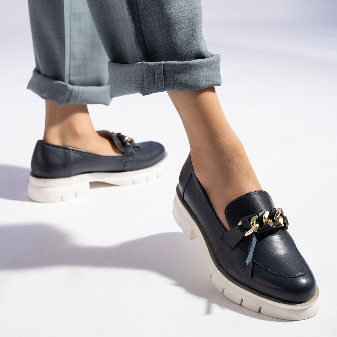 Trend'e White Leather Comfort Loafers