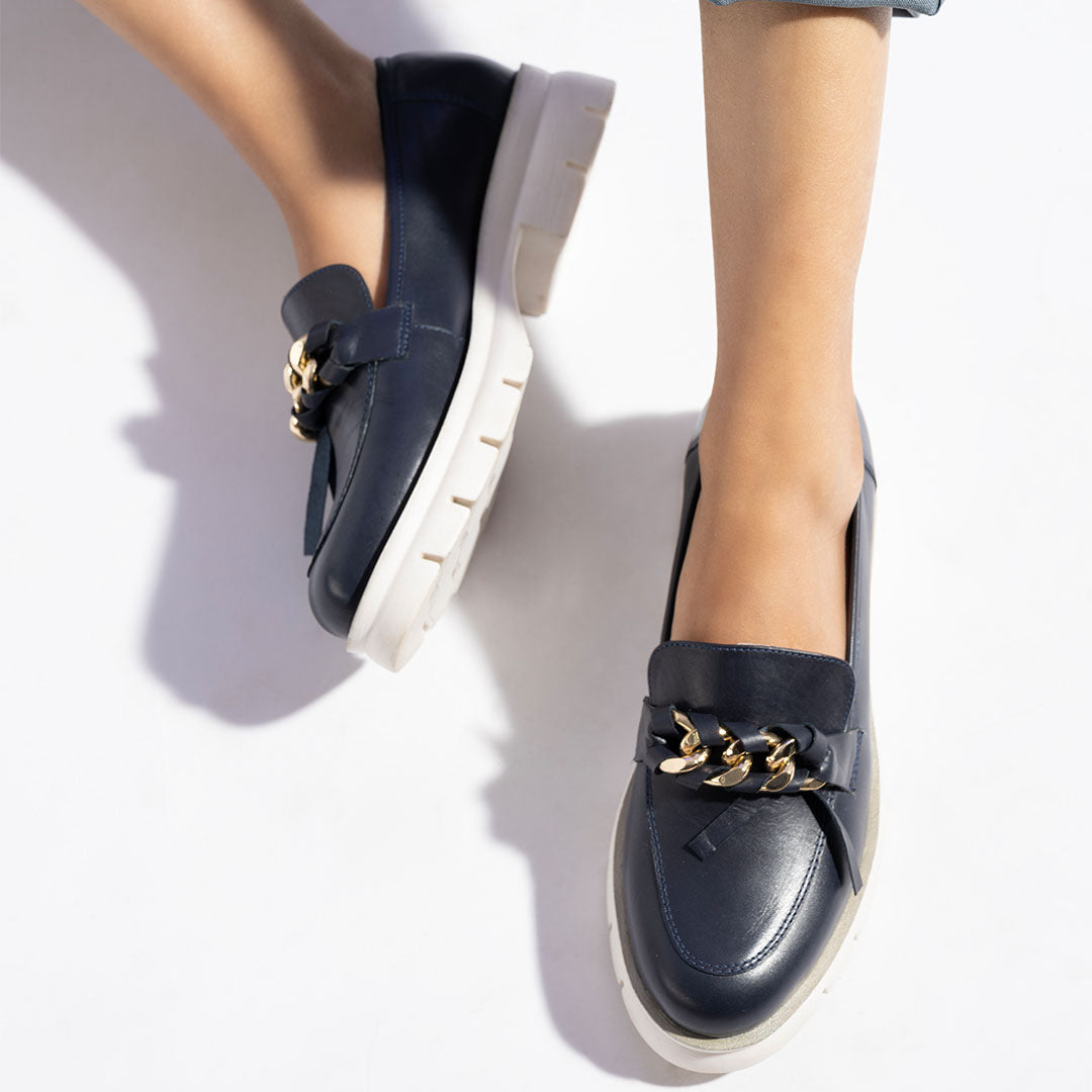 Trend'e White Leather Comfort Loafers