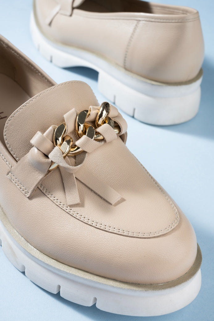 Trend'e White Leather Comfort Loafers