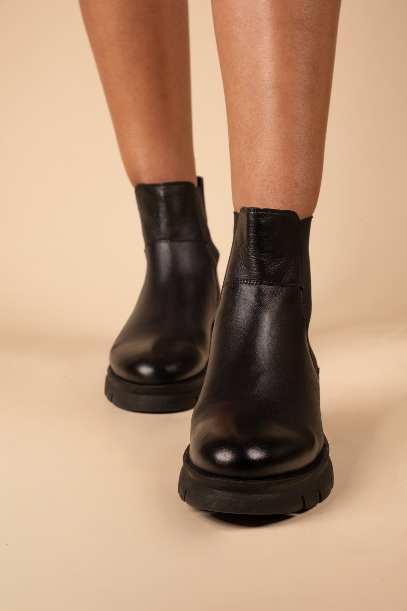 Ember Leather Chelsea Boots