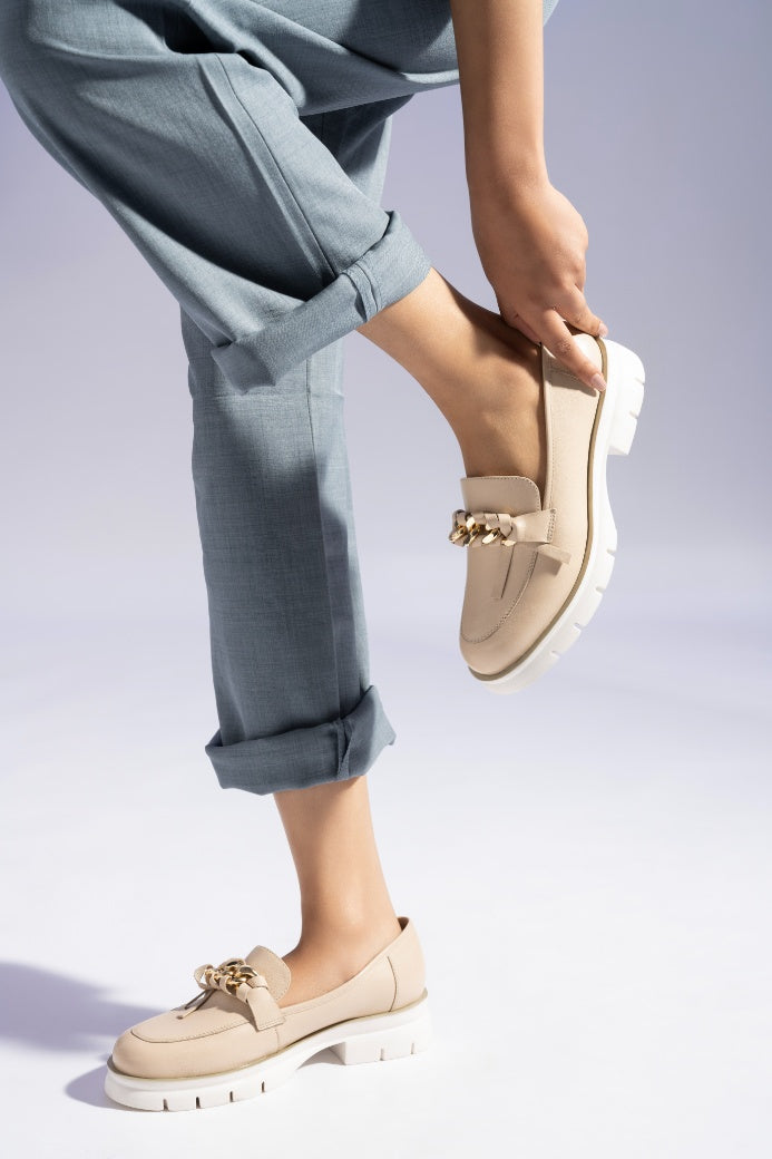 Trend'e White Leather Comfort Loafers