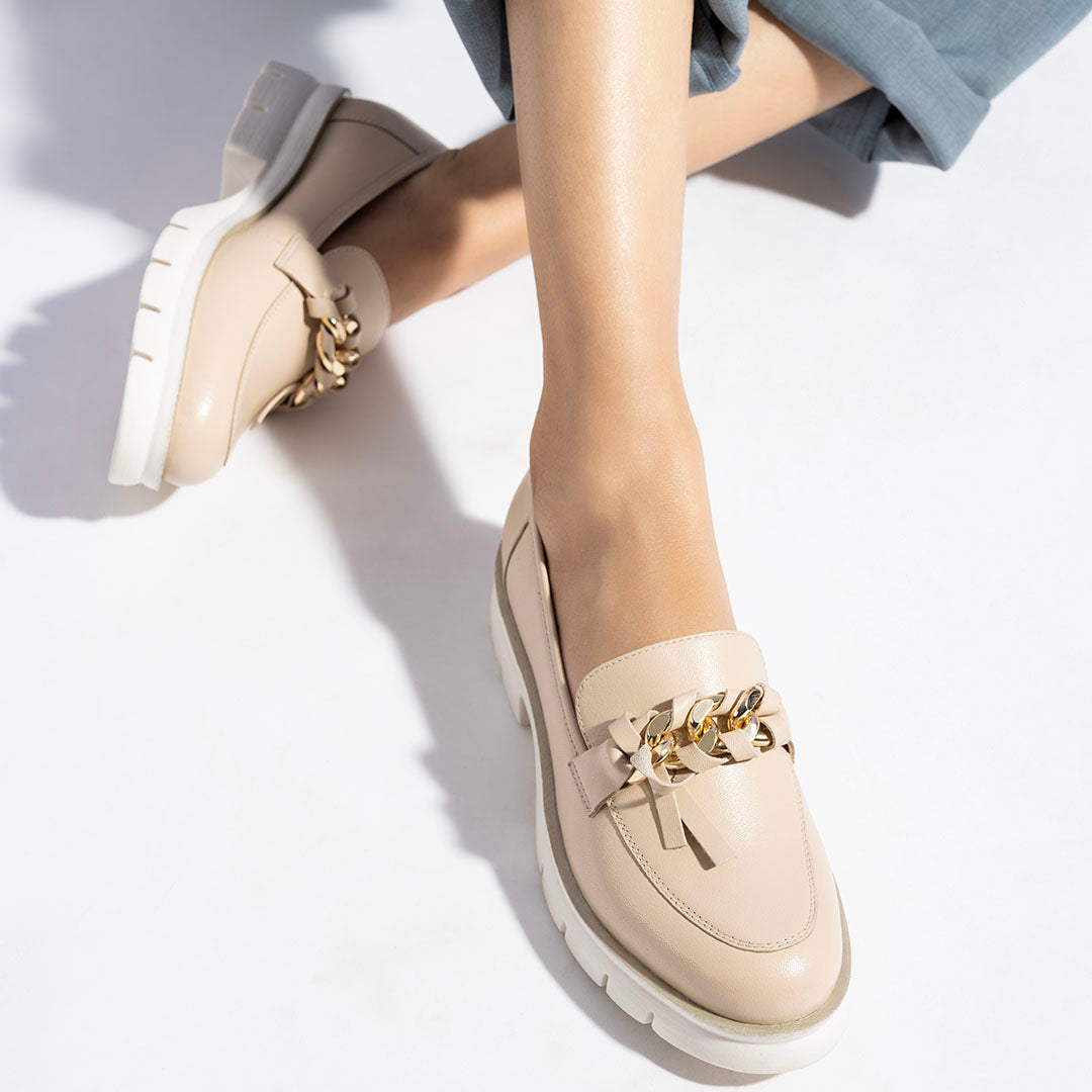 Trend'e White Leather Comfort Loafers