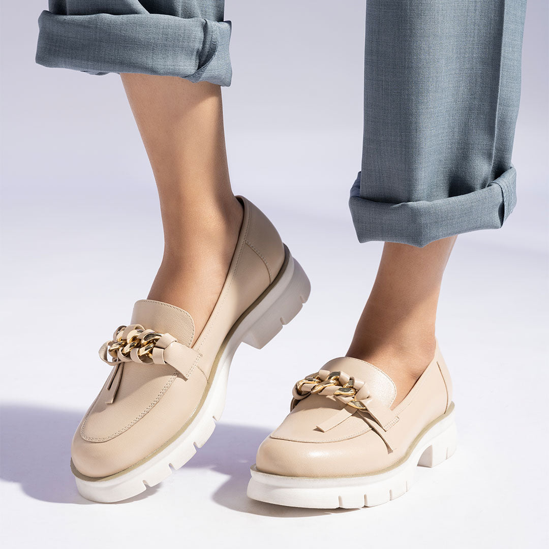 Trend'e White Leather Comfort Loafers