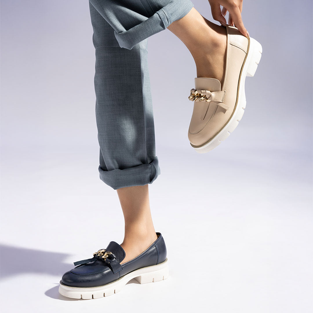 Trend'e White Leather Comfort Loafers