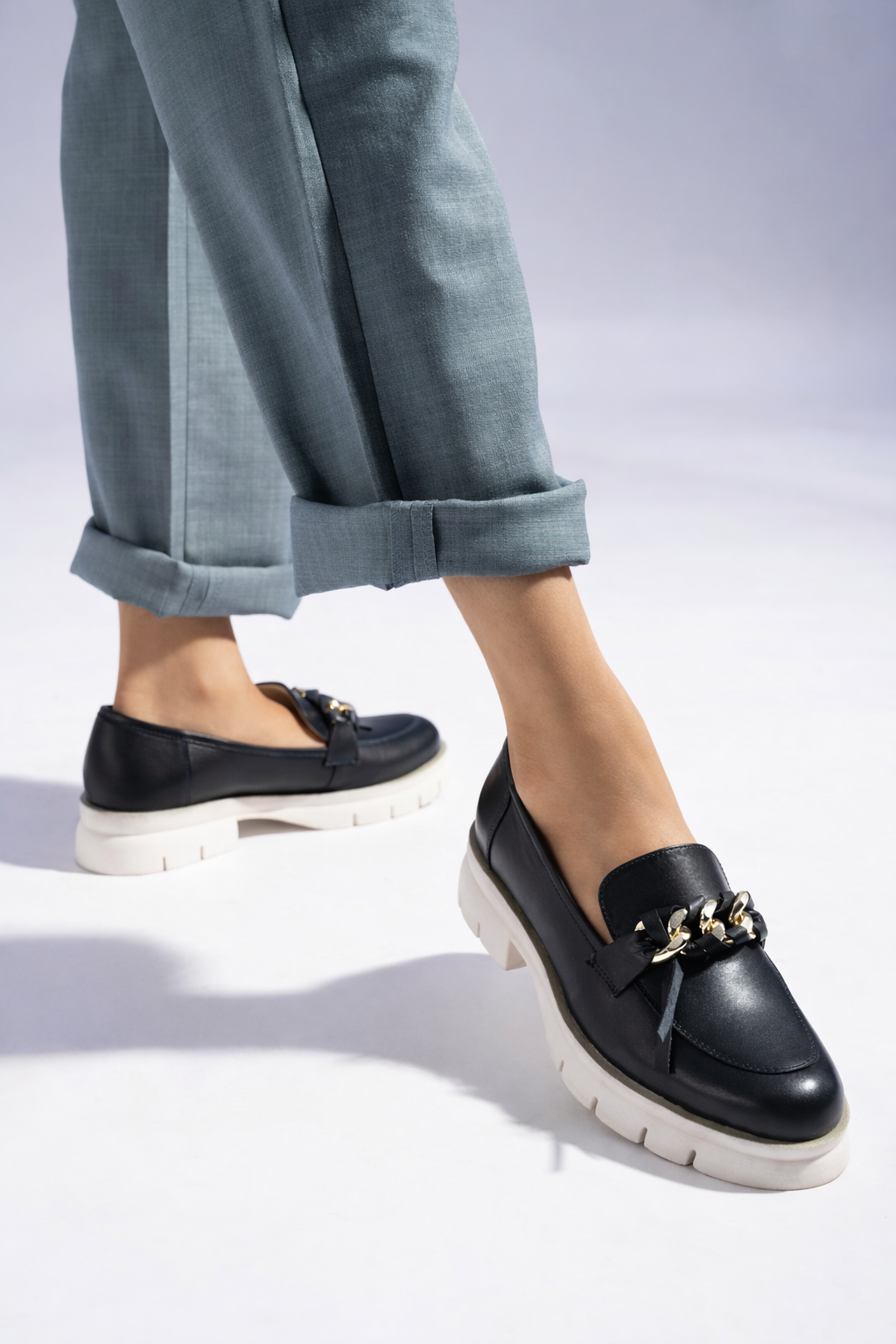 Trend'e White Leather Comfort Loafers